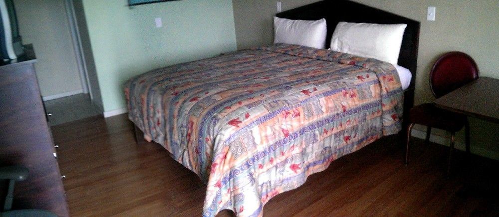 Provo Inn & Suites Bagian luar foto