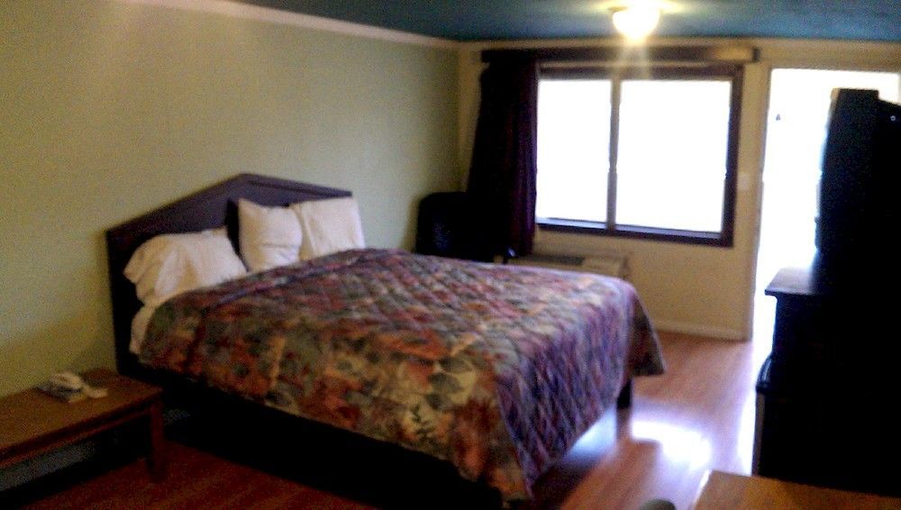 Provo Inn & Suites Bagian luar foto